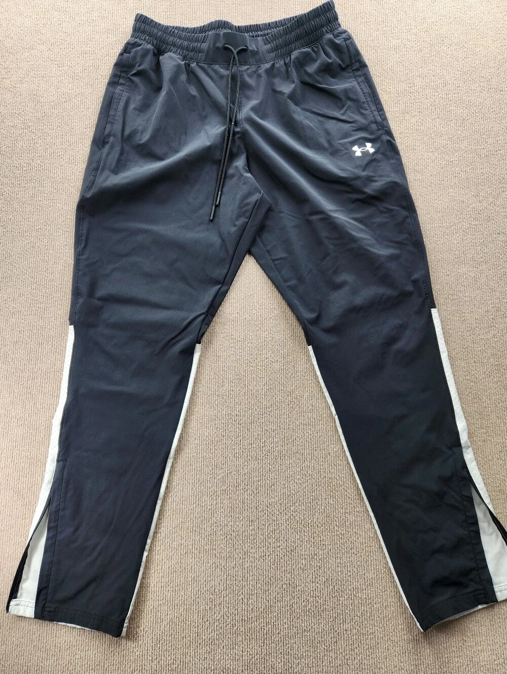 Under Armour Men's L Black/White Colorblock Jogger Pants Drawstring Pockets - Picture 2 of 6
